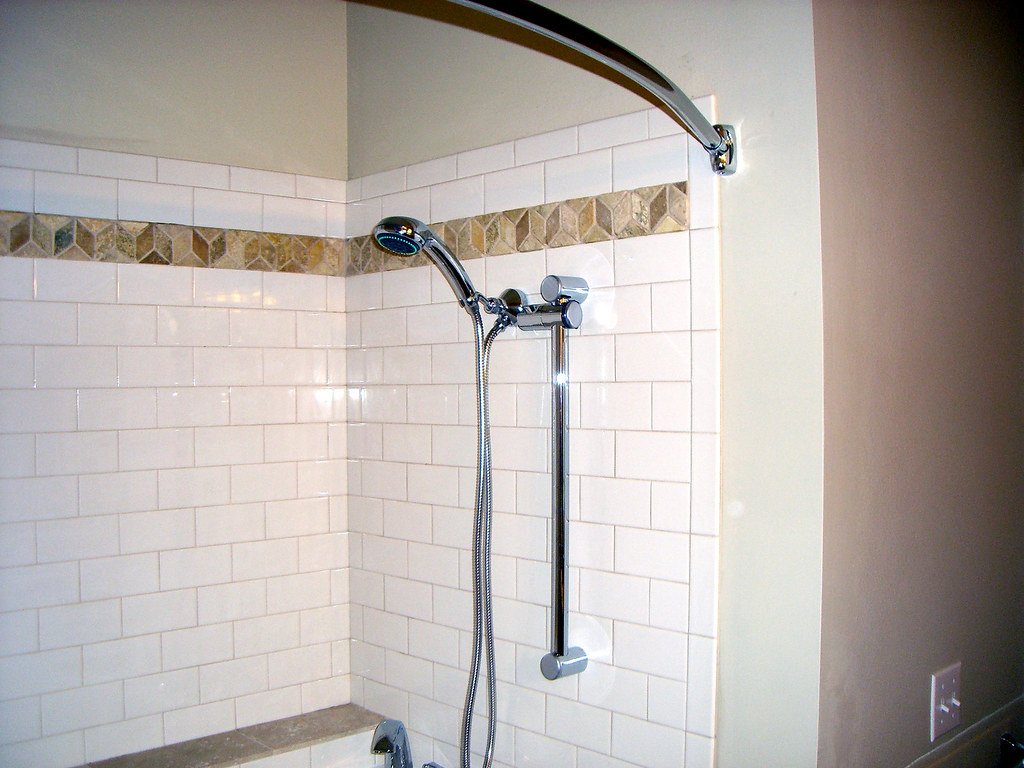 Walk-in tub